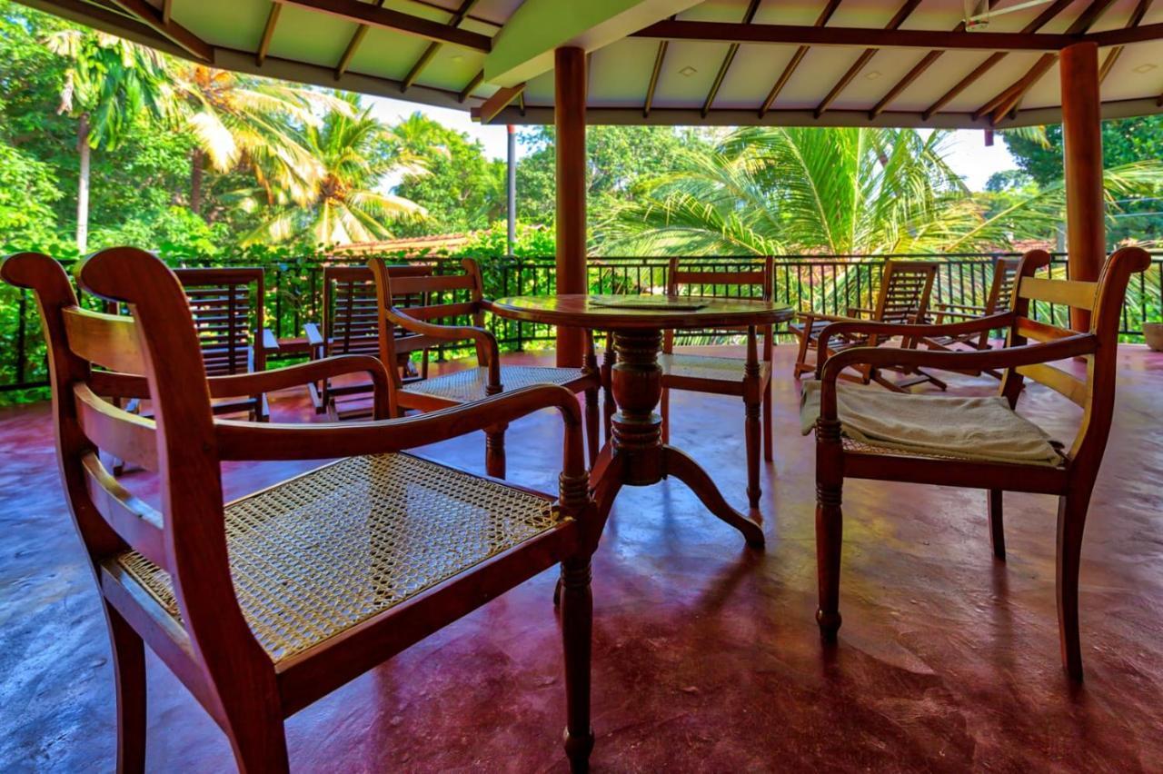 Julia Safari Inn Tissamaharama Exterior photo